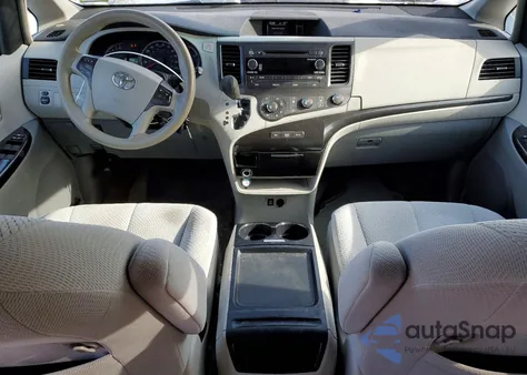 2011 Toyota Sienna Le z USA, uszkodzony, nr VIN 5TDKK3DC0BS022847